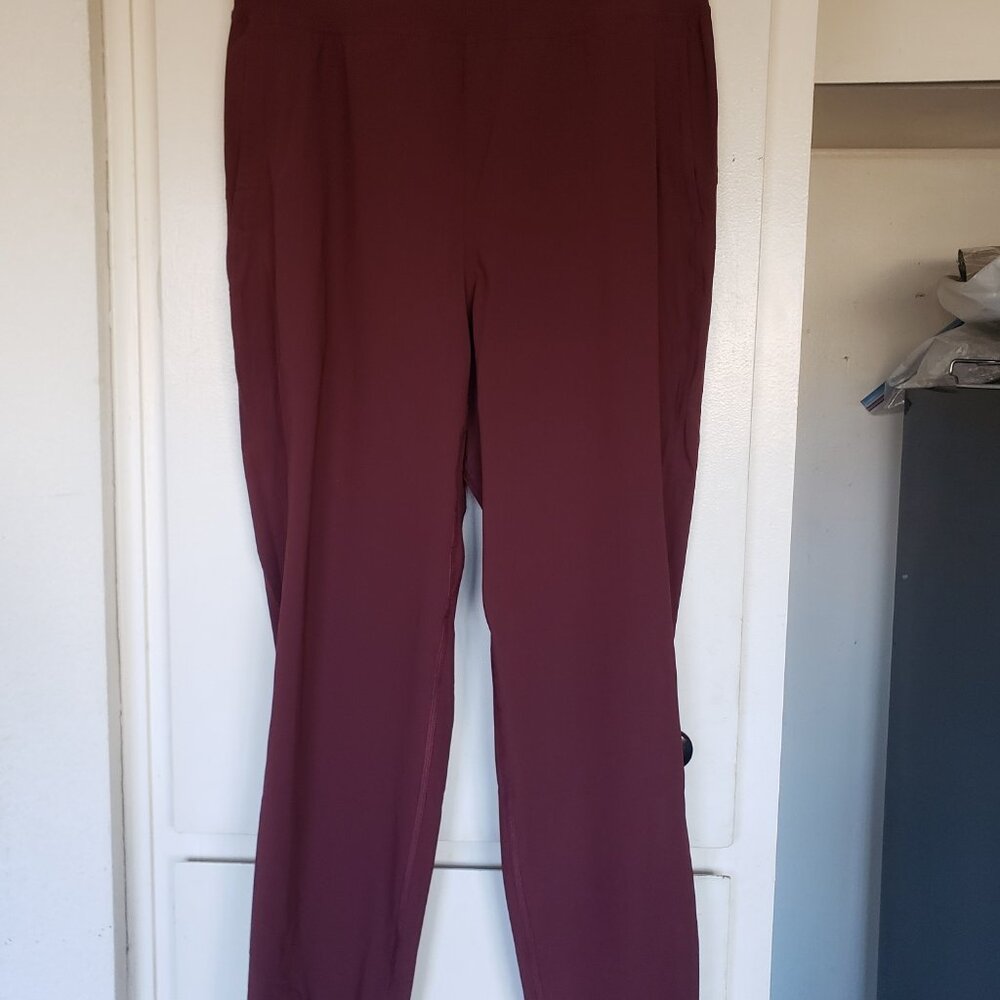 Lululemon Maroon workout pants